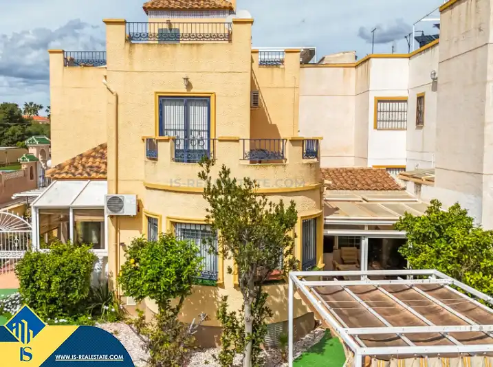 Chalet con piscina en venta en Orihuela Costa, imagen 4