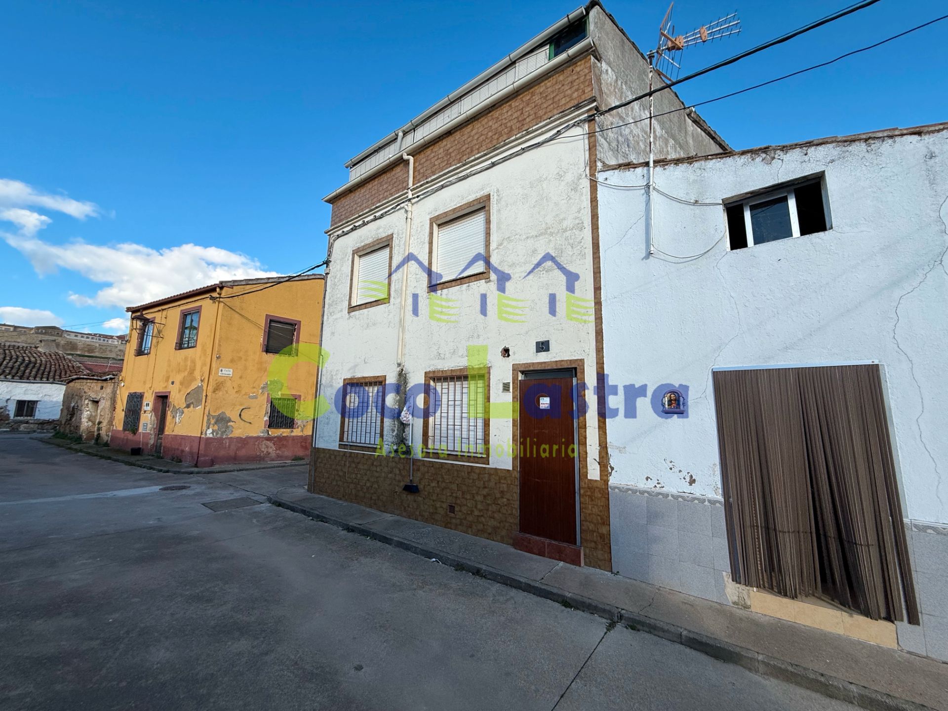 Exterior view of Single-family semi-detached for sale in Ciudad Rodrigo  with Terrace
