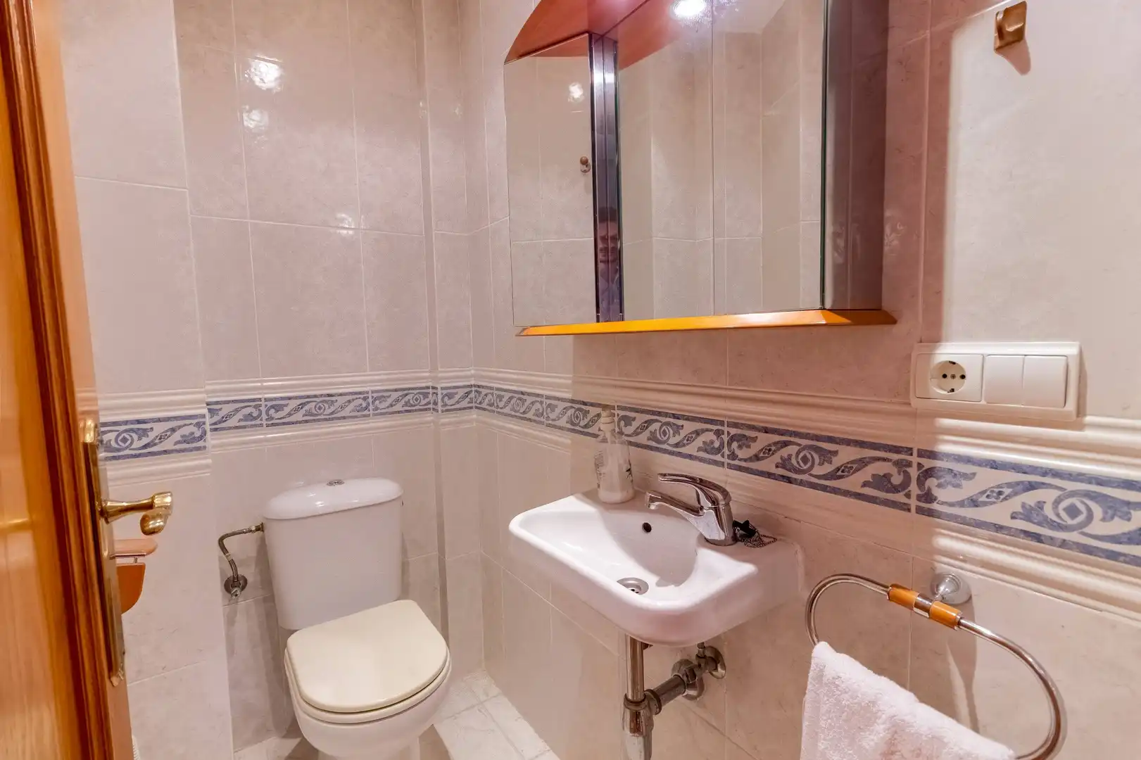 Bany de Casa adosada en venda en Sagunto / Sagunt amb Aire condicionat, Calefacció i Terrassa
