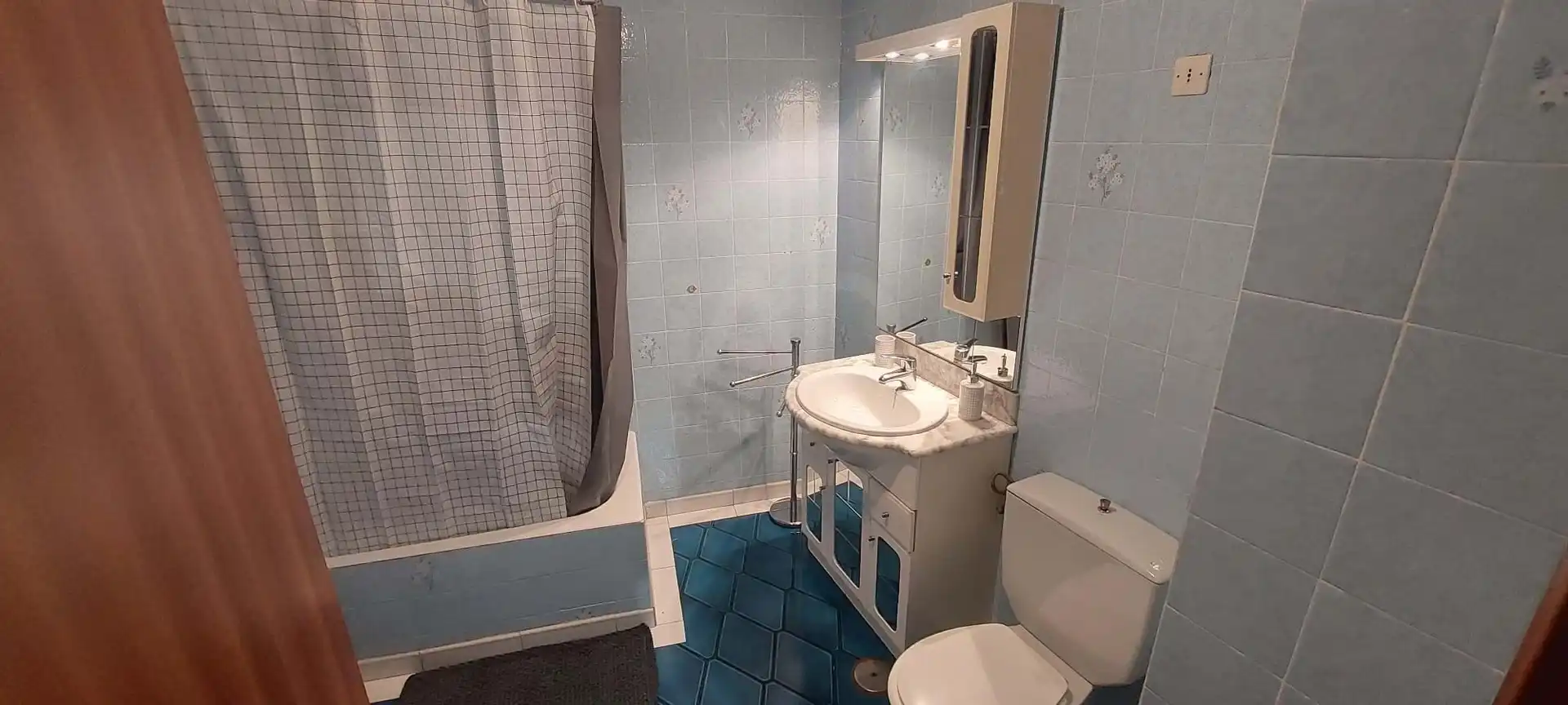 Baño de Piso de alquiler en La Robla  con Terraza