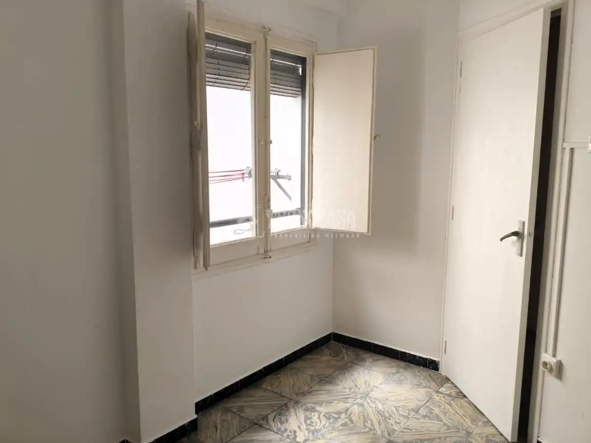 Bedroom of Flat for sale in Zaragoza  with Balcony
