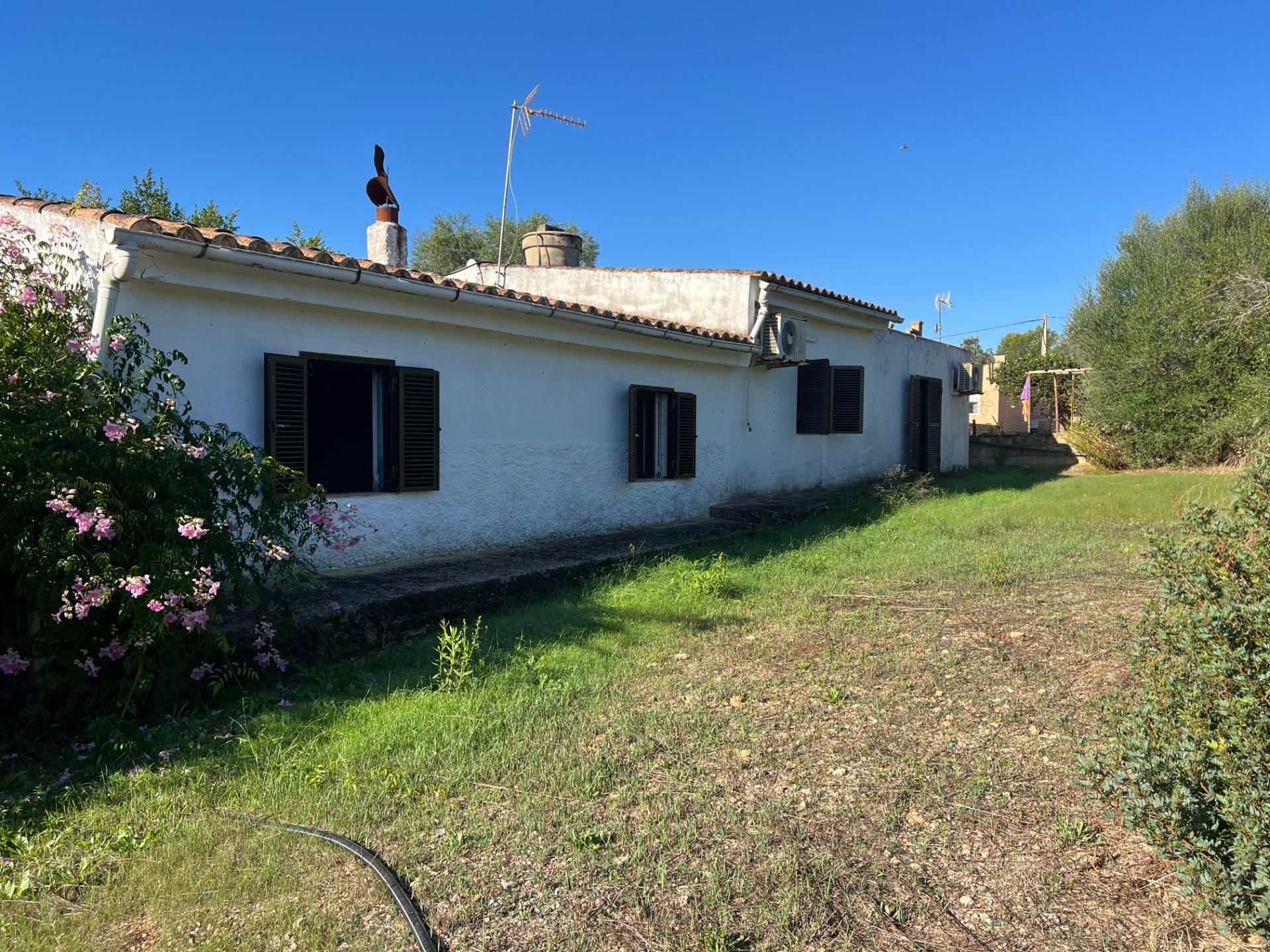 Vista exterior de Casa o xalet en venda en Sencelles amb Aire condicionat i Piscina