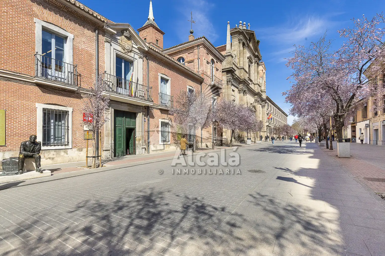 Außenansicht von Einfamilien-Reihenhaus zum Verkauf in Alcalá de Henares