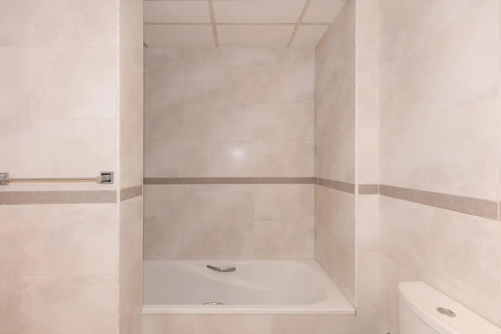 Baño de Apartamento en venta en Salou con Calefacción, Jardín privado y Piscina