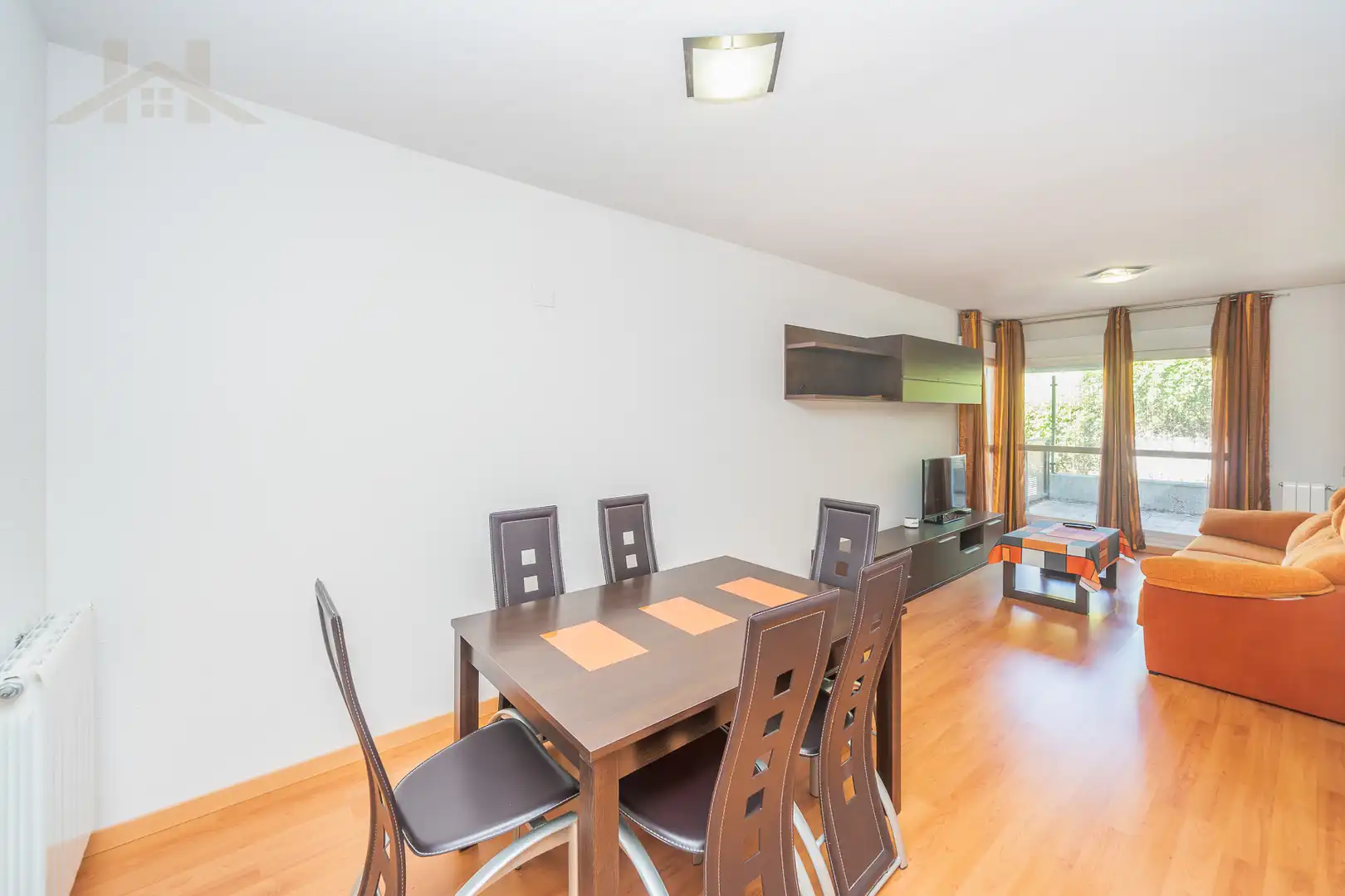 Comedor de Piso en venta en San Lorenzo de El Escorial con Calefacción, Terraza y Trastero