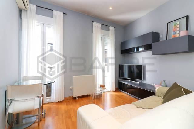 Piso en Venta en Adelfas