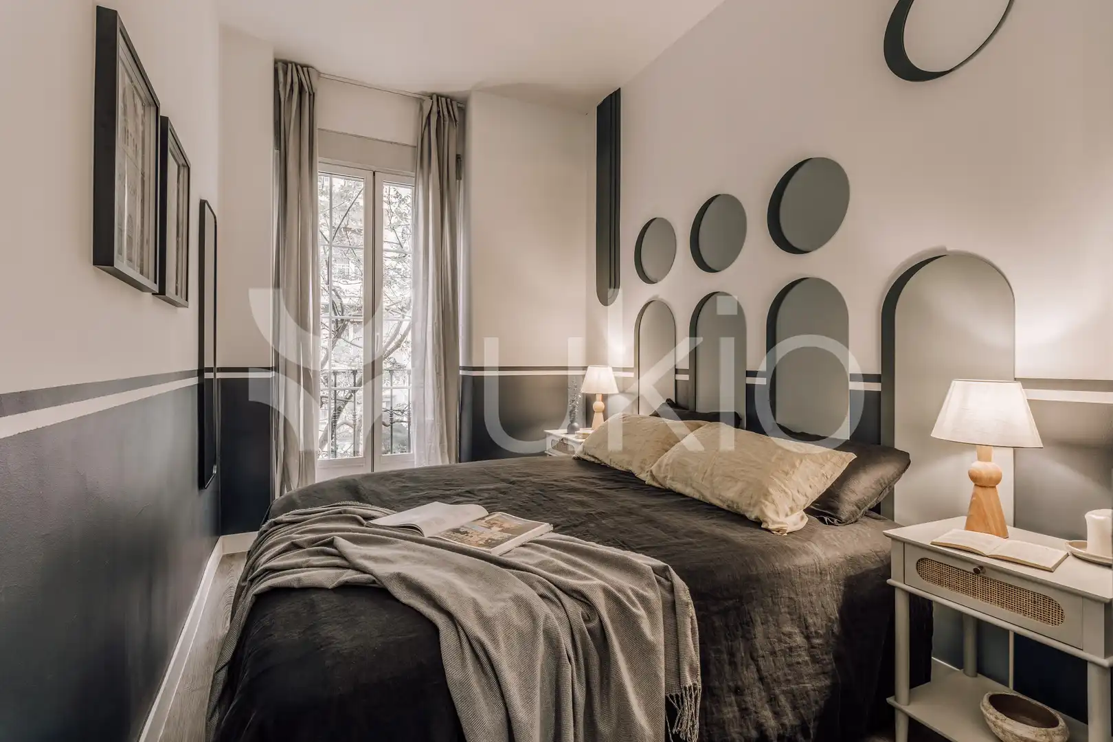 Dormitori de Apartament de lloguer en Madrid amb Aire condicionat, Calefacció i Moblat