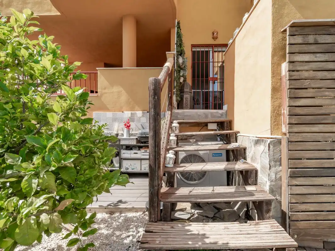 Terrassa de Planta baixa en venda en Marbella amb Aire condicionat, Calefacció i Jardí privat
