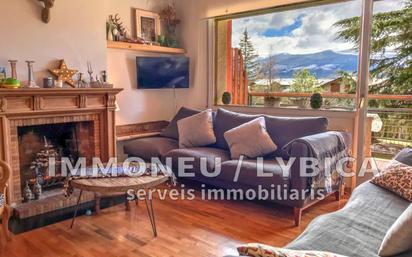 Living room of Flat for sale in Puigcerdà  with Terrace and Swimming Pool