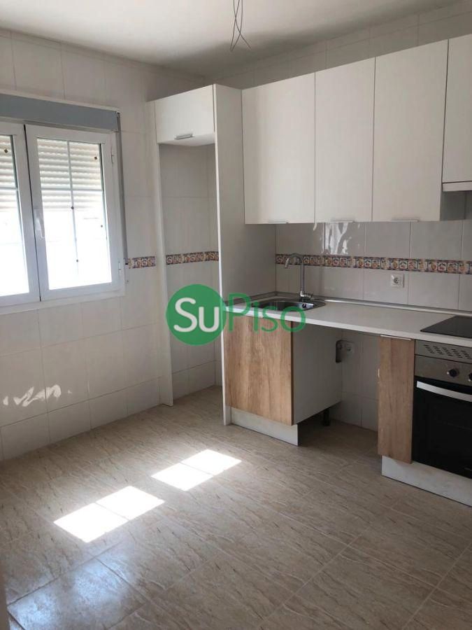 Single-family semi-detached for sale in Avenida Rufino Rubio, 10, Yeles