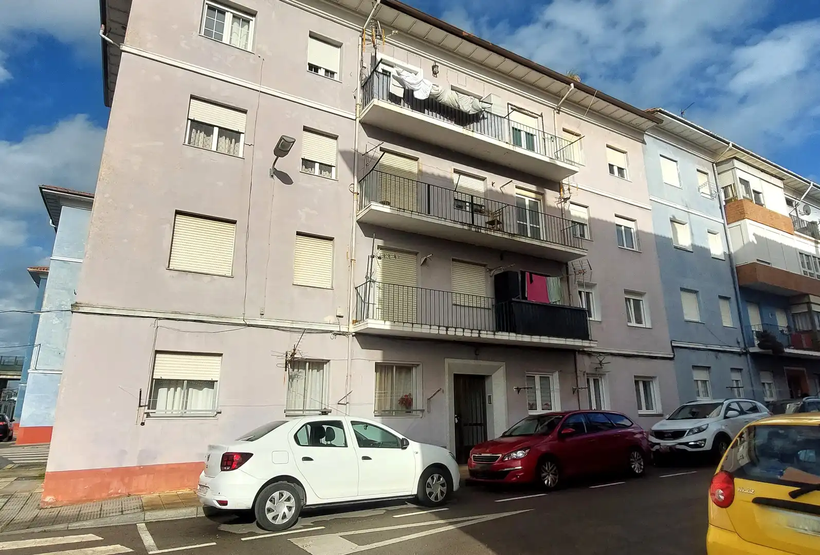 Vista exterior de Pis en venda en Torrelavega 