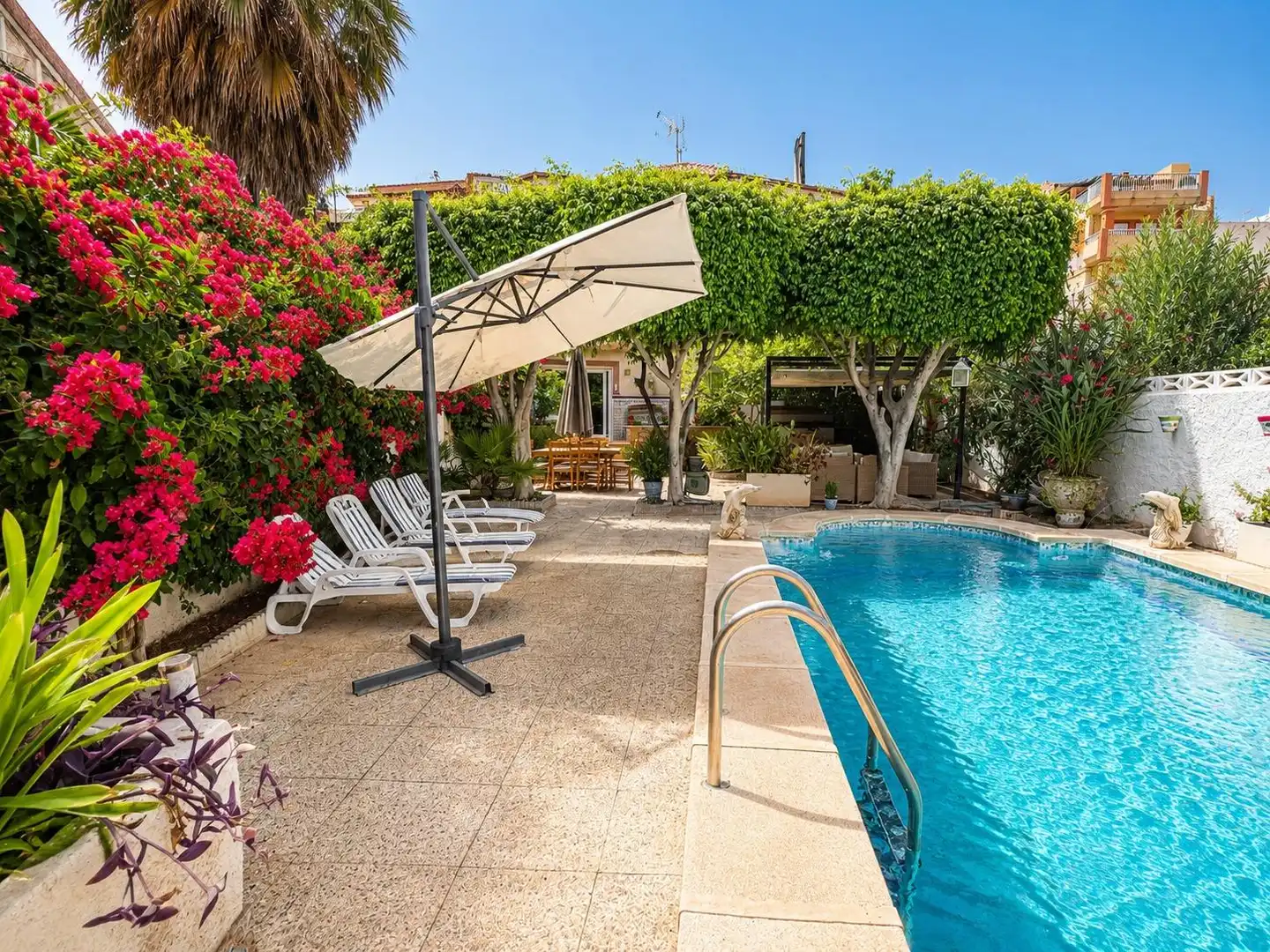 Piscina de Casa o xalet en venda en Roquetas de Mar amb Aire condicionat, Calefacció i Jardí privat