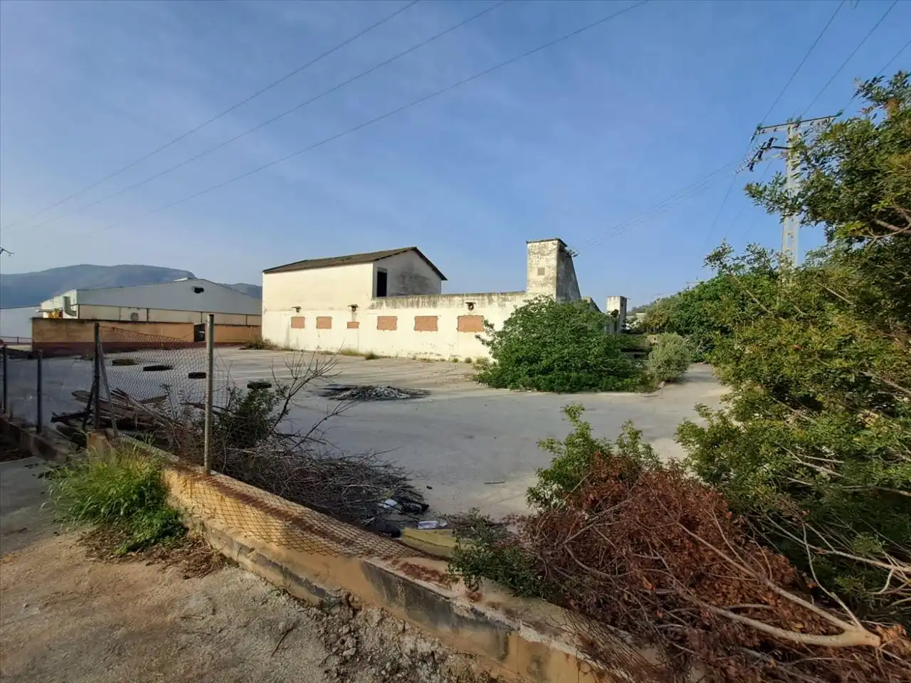 Nau industrial en venda en Tavernes de la Valldigna