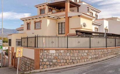 Vista exterior de Casa o xalet en venda en Motril amb Terrassa i Piscina