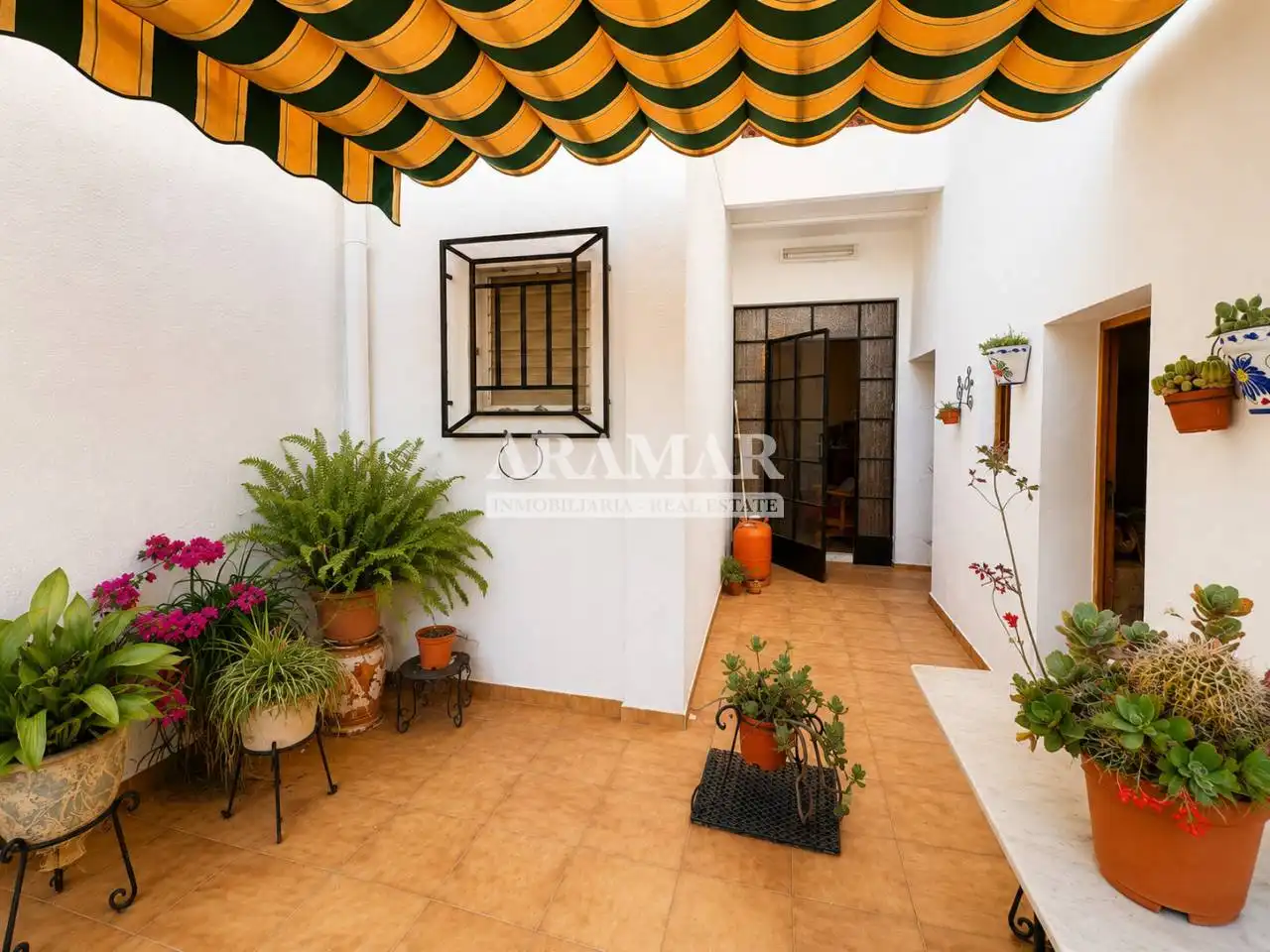 Casa o xalet en venda en Sagra amb Jardí privat, Terrassa i Moblat