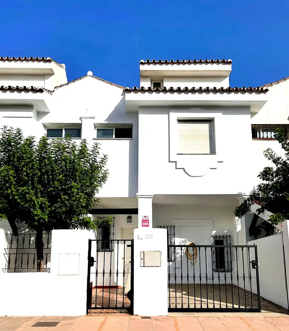 Maison jumelée avec terrasse à vendre à Nueva Andalucía