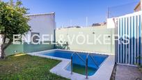 Swimming pool of Single-family semi-detached for sale in Valencina de la Concepción  with Air Conditioner, Heating and Private garden