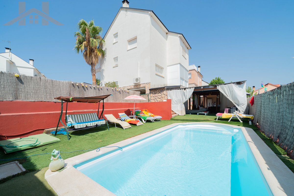 Piscina de Casa o xalet en venda en Villamantilla amb Calefacció, Jardí privat i Terrassa