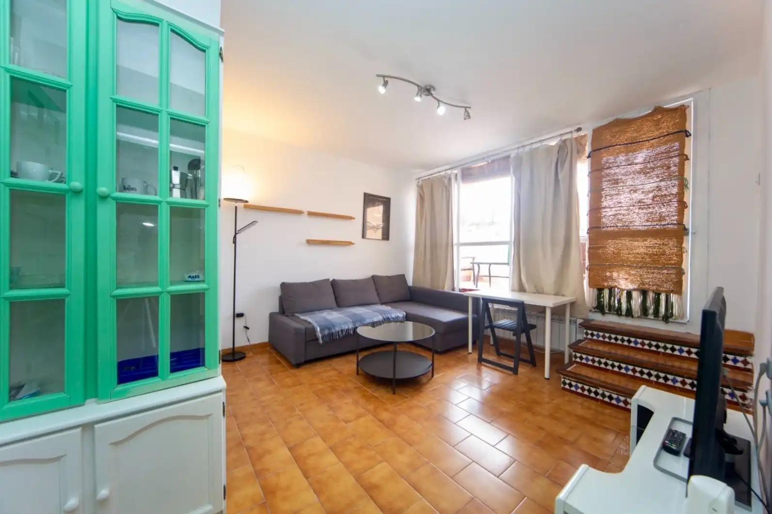 Sala d'estar de Apartament de lloguer en Granada amb Calefacció, Terrassa i Moblat