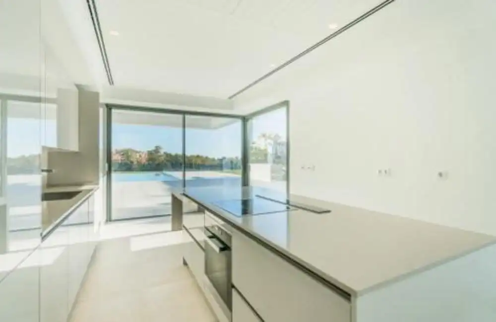Cuina de Casa o xalet de lloguer en Benahavís amb Aire condicionat, Jardí privat i Terrassa
