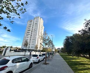 Exterior view of Flat for sale in  Sevilla Capital  with Air Conditioner