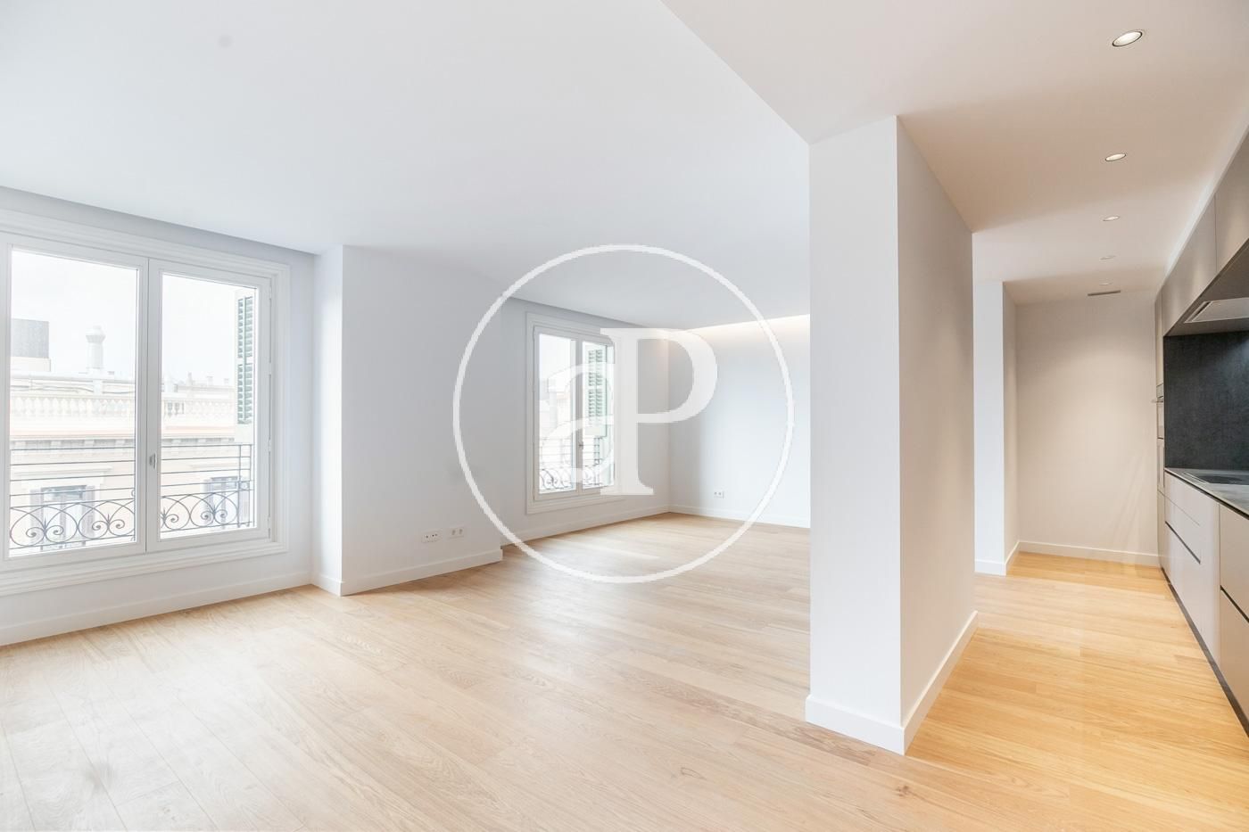 Exterior view of Flat for sale in  Barcelona Capital  with Air Conditioner, Heating and Private garden