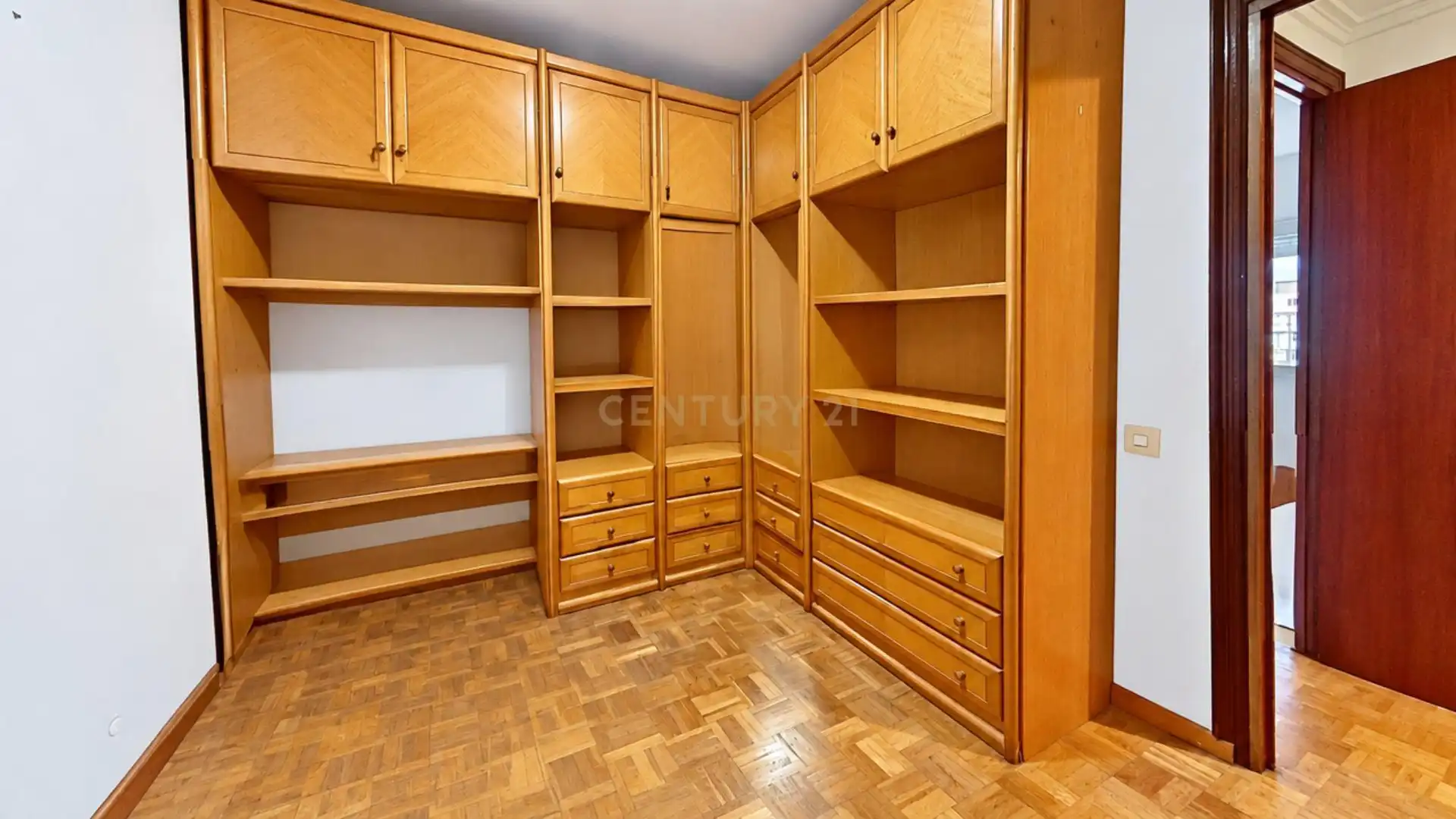 Dormitori de Apartament en venda en Málaga amb Aire condicionat i Rentadora