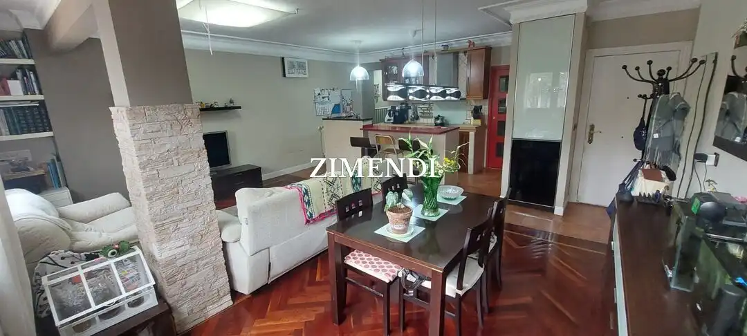 Living room of Flat for sale in Durango  with Air Conditioner, Heating and Storage room