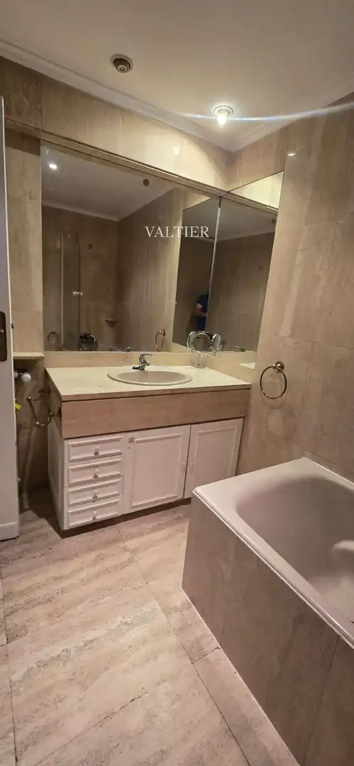 Badezimmer von Wohnung zur Miete in Madrid