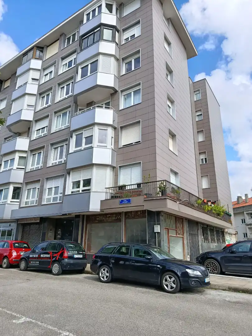 Vista exterior de Pis en venda en Santander amb Parquet, Terrassa i Forn