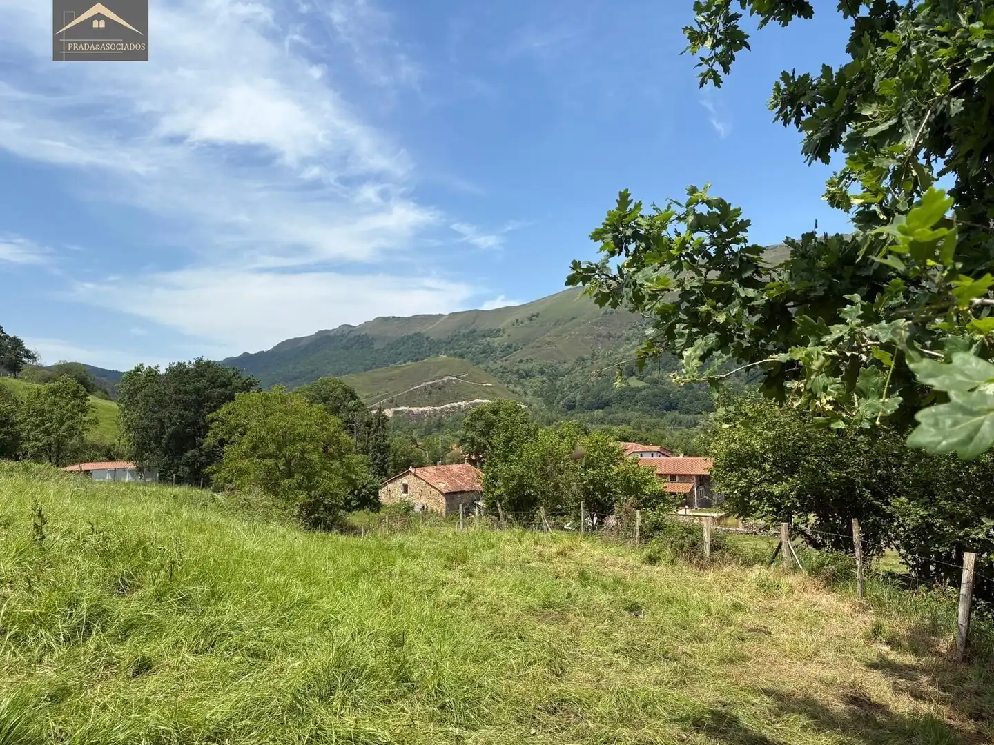 Residencial en venda en Ruente