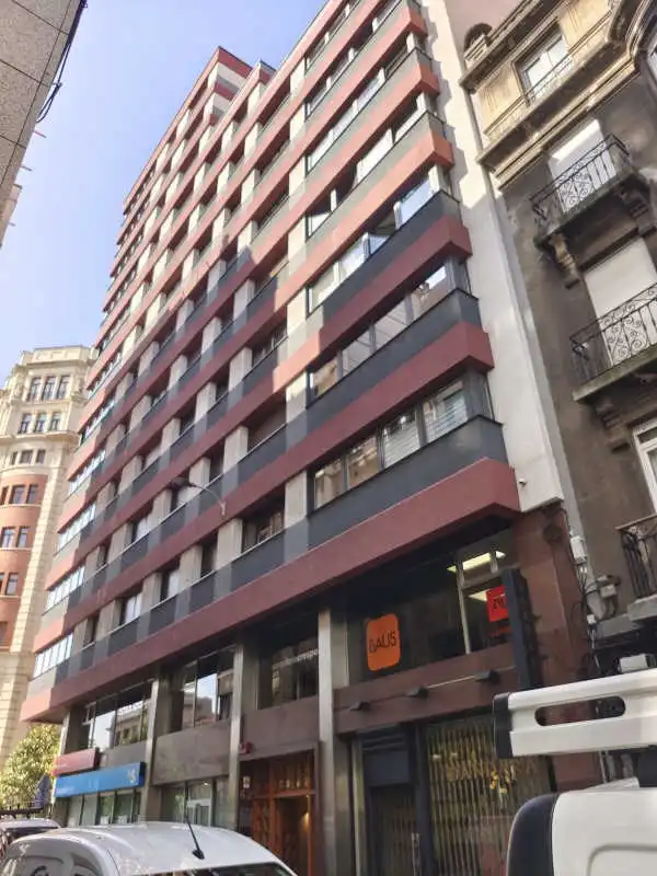 Vista exterior de Oficina en venda en Gijón  amb Aire condicionat i Calefacció