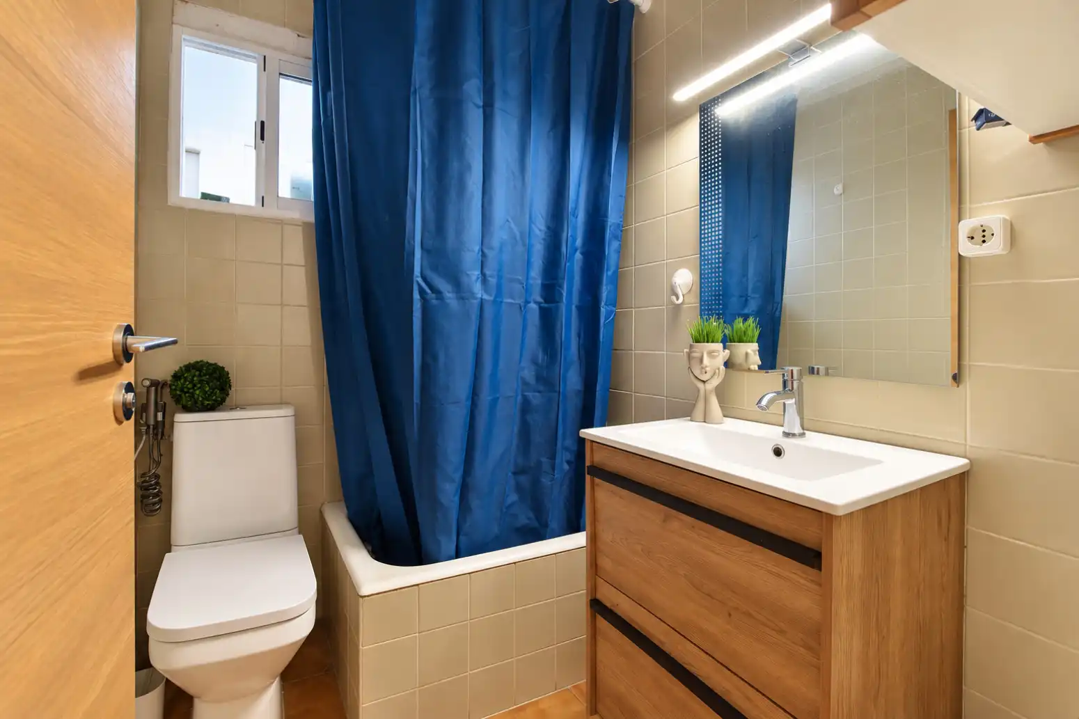 Bathroom of Flat for sale in Rafelbuñol / Rafelbunyol  with Air Conditioner, Storage room and Balcony