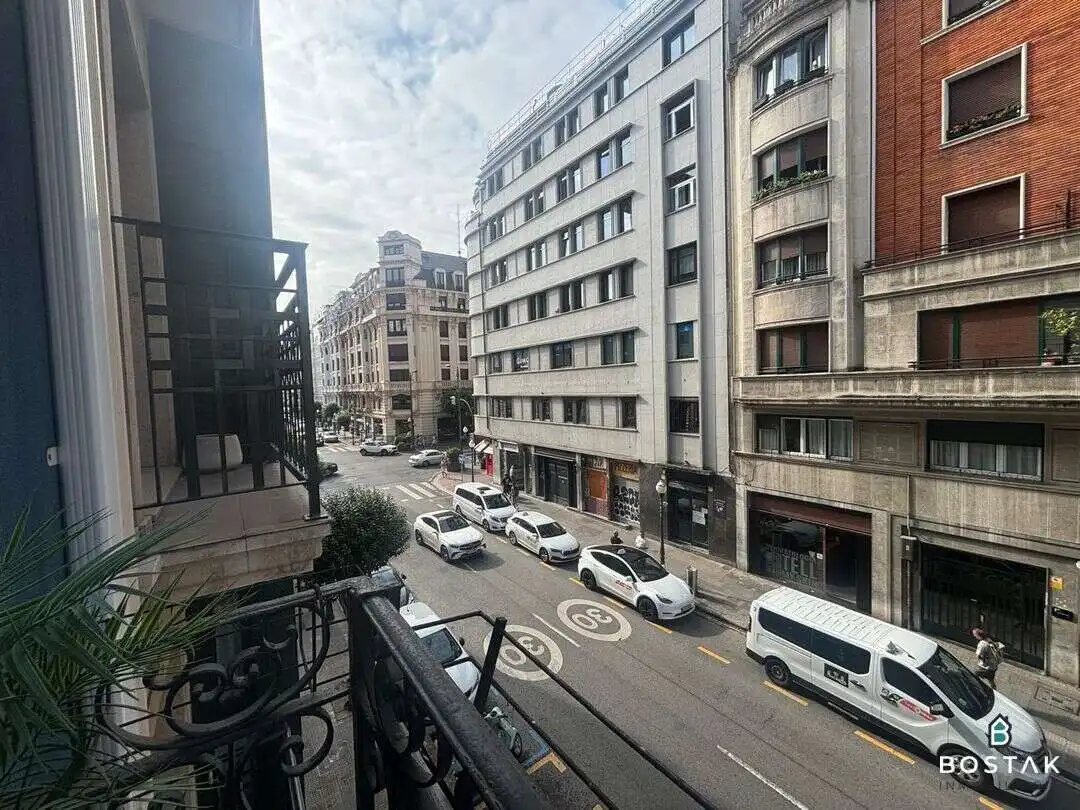 Pis amb terrassa en venda a Henao Kalea 36, imagen 2