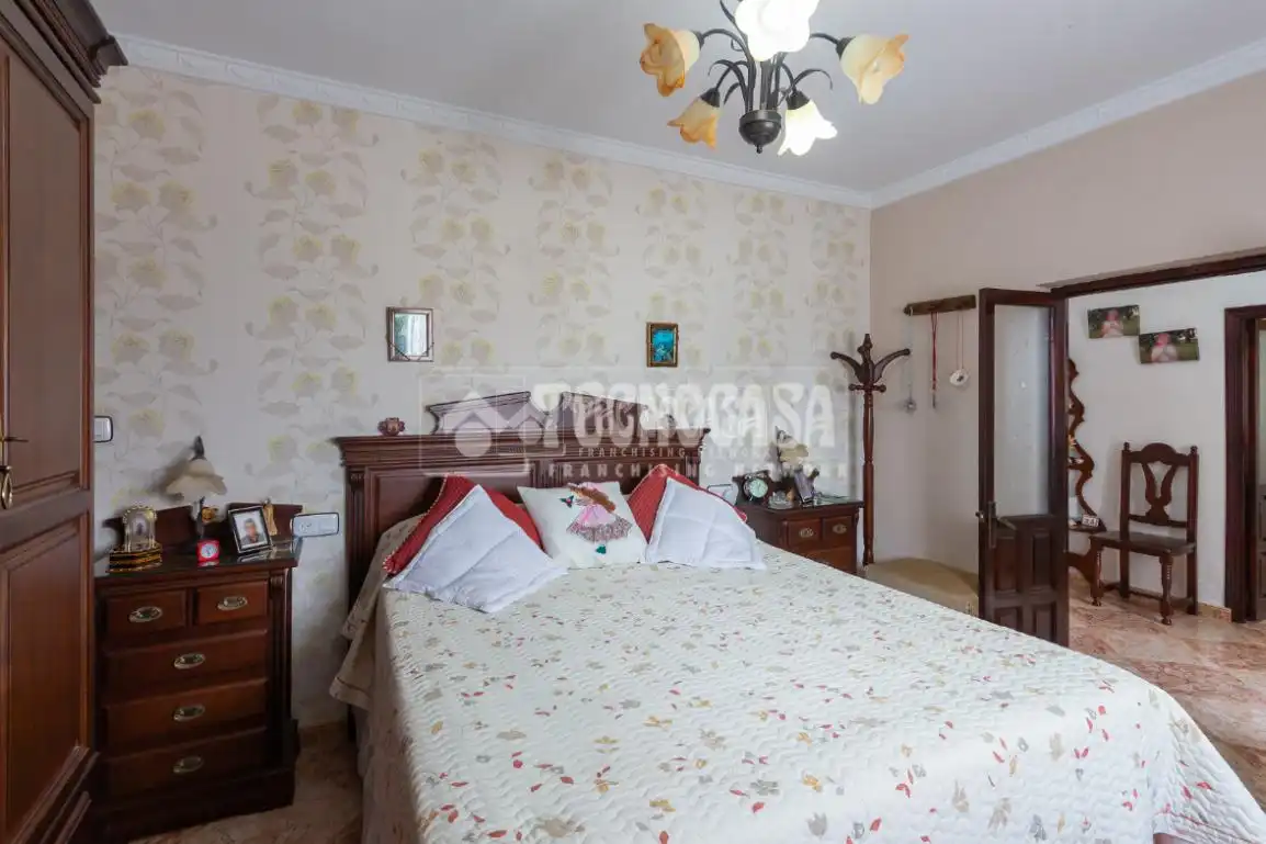 Bedroom of Detached homes for sale in Vélez-Málaga  with Furnished