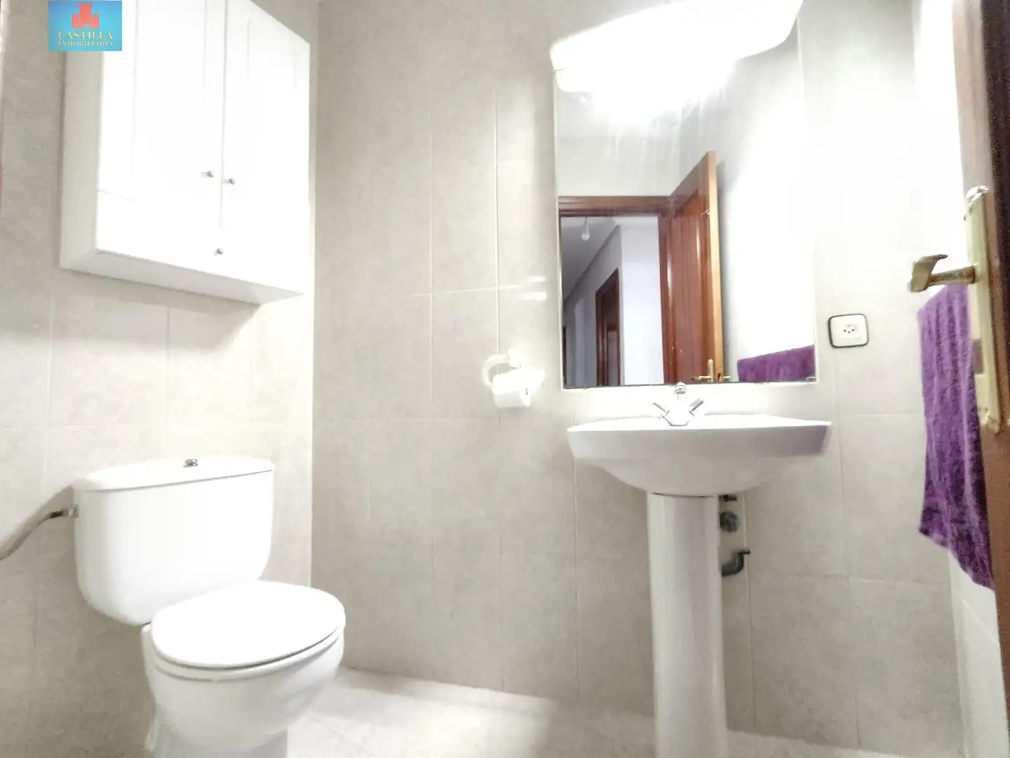 Baño de Piso en venta en Ávila con Calefacción, Terraza y Trastero