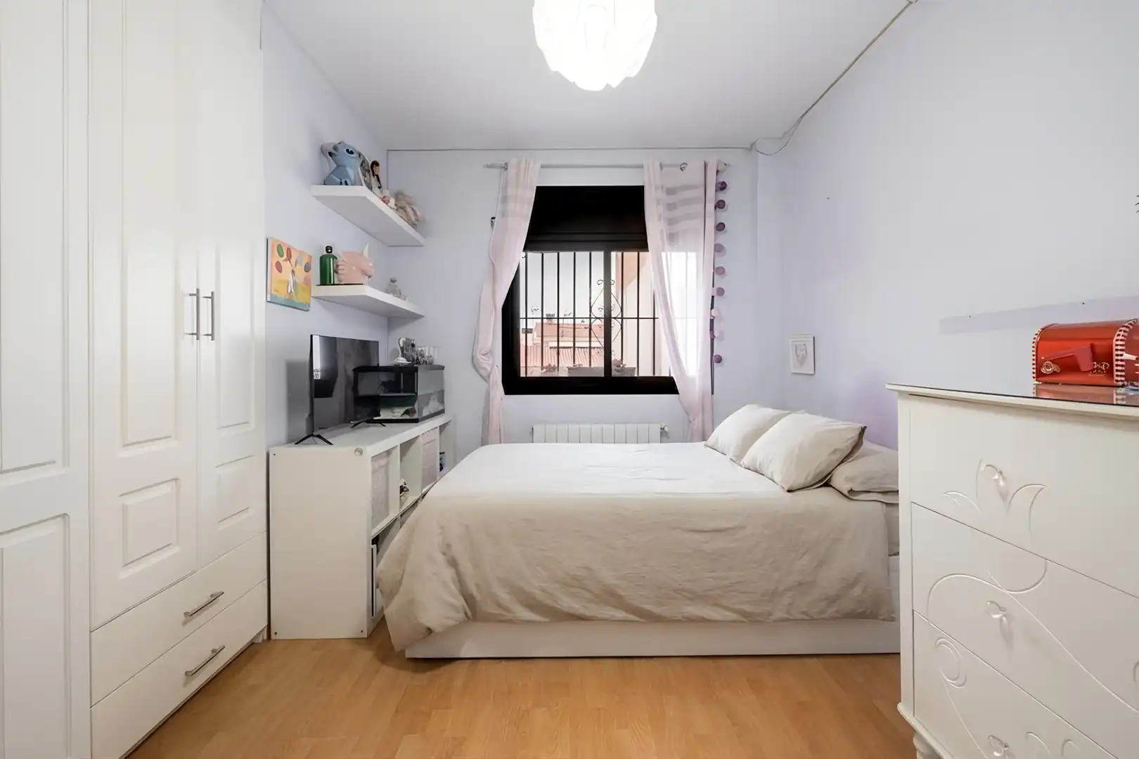 Bedroom of Flat for sale in Sant Cugat del Vallès  with Air Conditioner, Heating and Parquet flooring