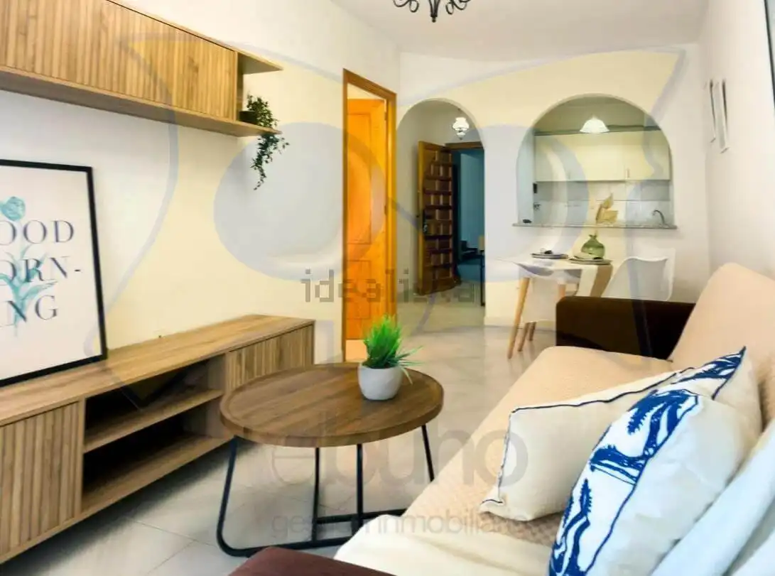 Sala d'estar de Pis en venda en Torrevieja amb Aire condicionat, Terrassa i Moblat