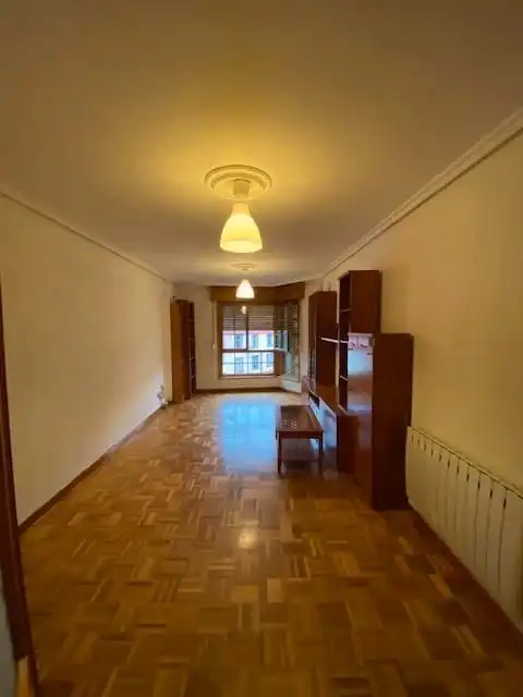 Sala d'estar de Dúplex en venda en Pravia amb Calefacció, Traster i Rentadora