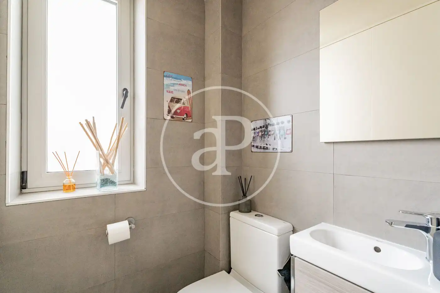 Bathroom of Flat for sale in Madrid  with Air Conditioner, Heating and Furnished