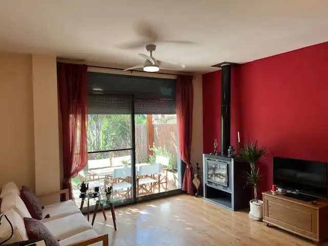 Sala de estar de Casa adosada en venta en Salomó con Terraza y Balcón