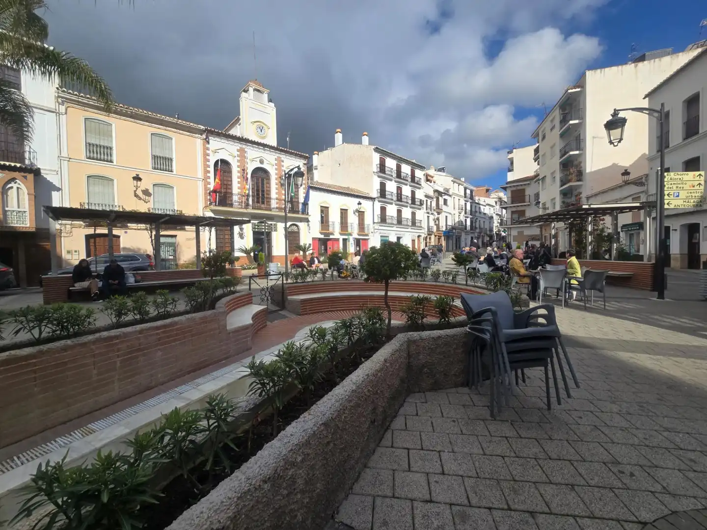 Vista exterior de Casa adosada en venda en Álora amb Aire condicionat, Jardí privat i Terrassa