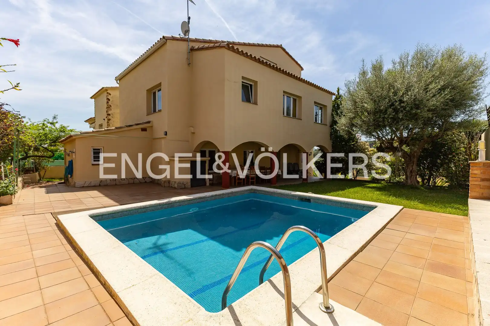 Piscina de Casa o chalet en venta en Arenys de Mar con Calefacción, Jardín privado y Terraza