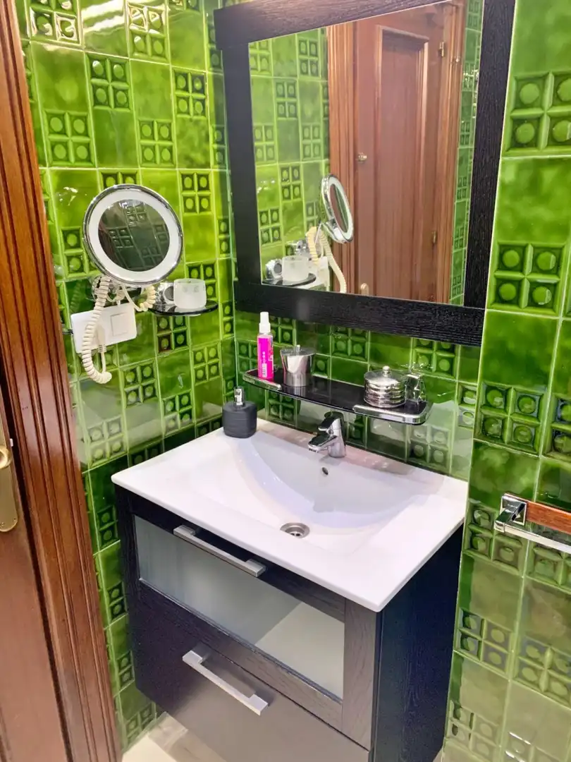Baño de Piso de alquiler en Málaga con Aire acondicionado, Calefacción y Amueblado