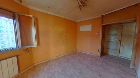 Cornellà de Llobregat (Barcelona). "OKUPADO" (no se puede visitar ni hipotecar)., imatge 4