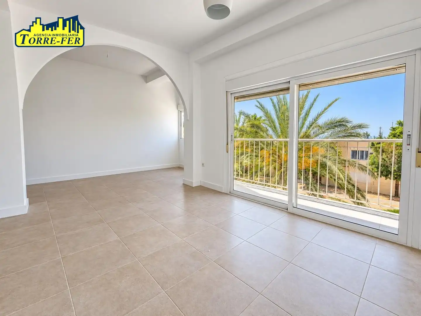 Balcony of Flat for sale in El Alquián