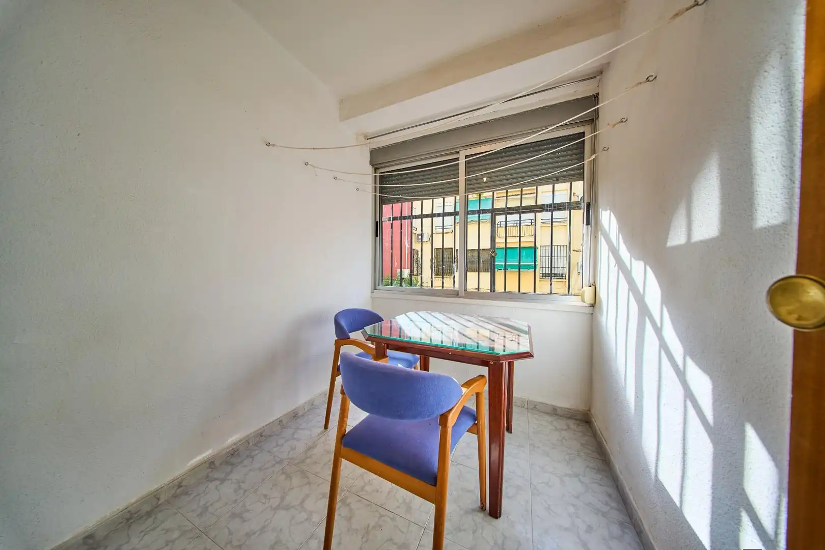 Terraza de Piso para compartir en Granada con Amueblado