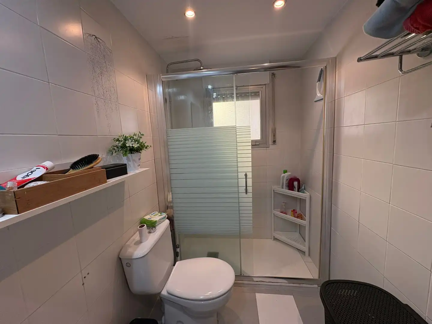 Badezimmer von Wohnung zum Verkauf in Salou mit Klimaanlage, Heizung und Terrasse