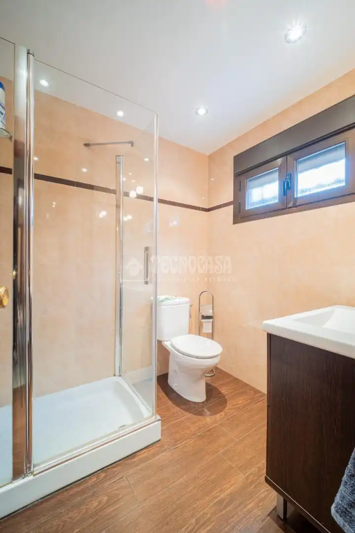 Baño de Casa adosada en venta en Arganda del Rey con Aire acondicionado y Amueblado