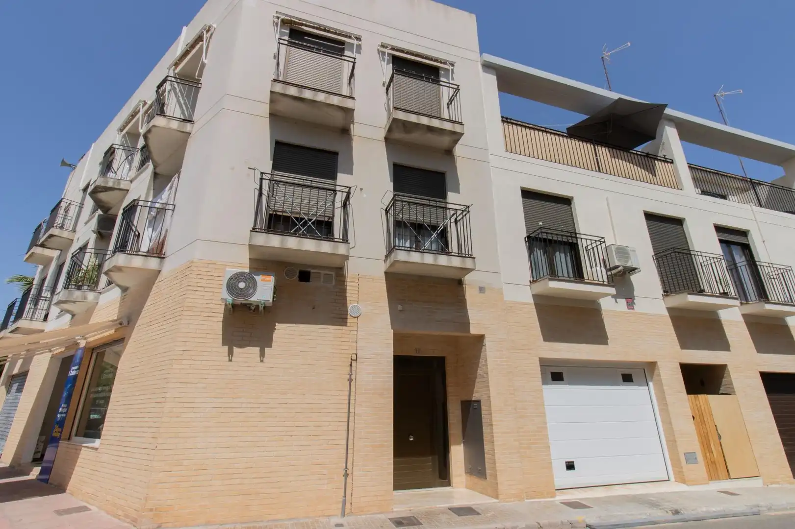 Vista exterior de Apartamento en venta en Estivella con Amueblado y Balcón